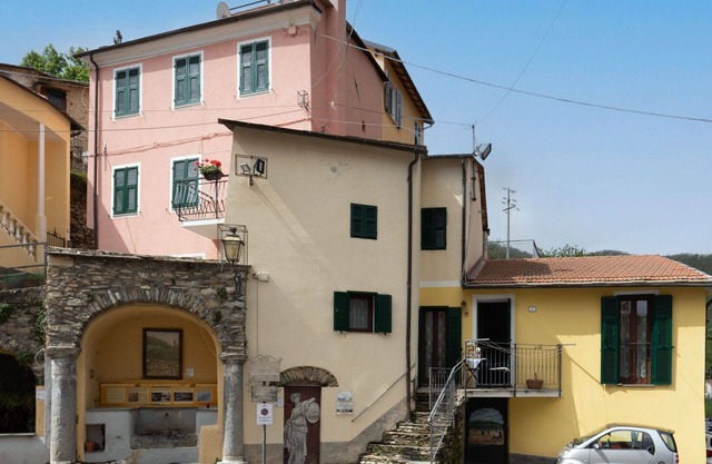 Schöne Wohnung in einem Ferienhaus mit W-LAN, TV, Innenhof, Haustiere erlaubt und Parkplatz