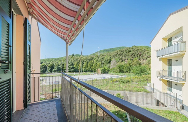 Angenehme Wohnung für 4 Leute mit Klimaanlage, W-LAN, TV, Balkon und Parkplatz