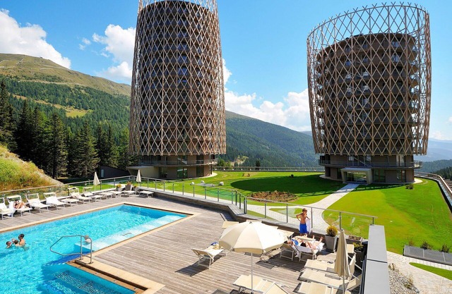 Herrliche Wohnung für 4 Personen mit W-LAN, Pool, TV, Balkon und Parkplatz