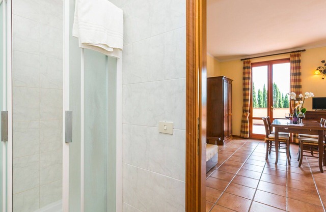 Gemütliche Wohnung für 2 Gäste mit Pool, W-LAN, Klimaanlage, TV, Haustiere erlaubt und Parkplatz