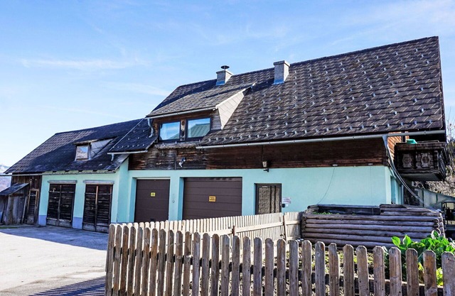 Gemütliche Wohnung in einem Ferienhaus für 4 Leute mit W-LAN, TV, Balkon und Parkplatz