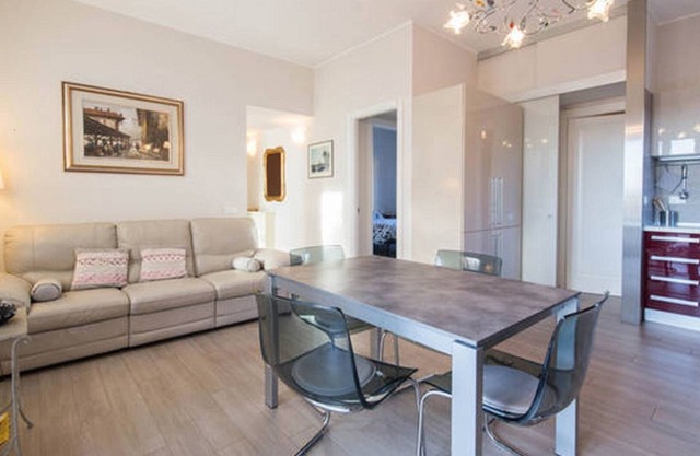 Gemütliche Dreizimmerwohnung im 4. Stock, Meerblick mit drei Balkonen
