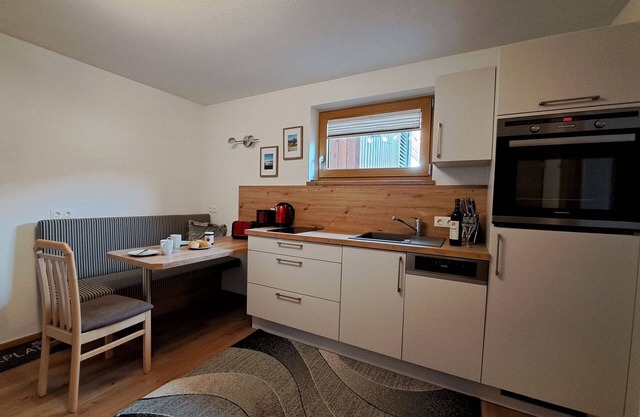 Schöne Wohnung für 8 Leute mit W-LAN, TV, Balkon und Parkplatz
