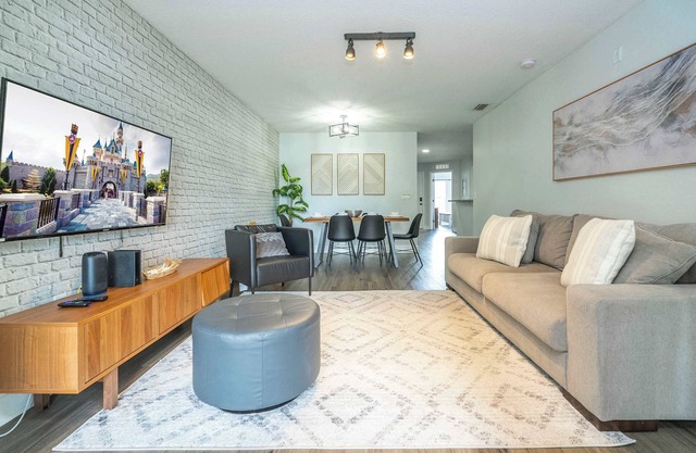 Beautiful Apartment 3BR-2Bath - Close to Disney