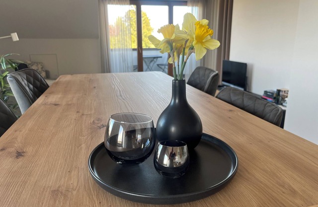 Wunderschöne Ferienwohnung (60 qm) mit zwei Balkonen.