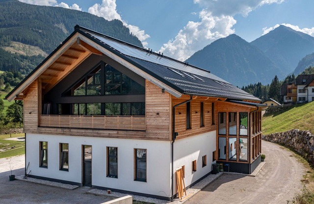 Herrliche Wohnung für 4 Gäste mit Whirlpool, W-LAN, TV, Innenhof und Parkplatz
