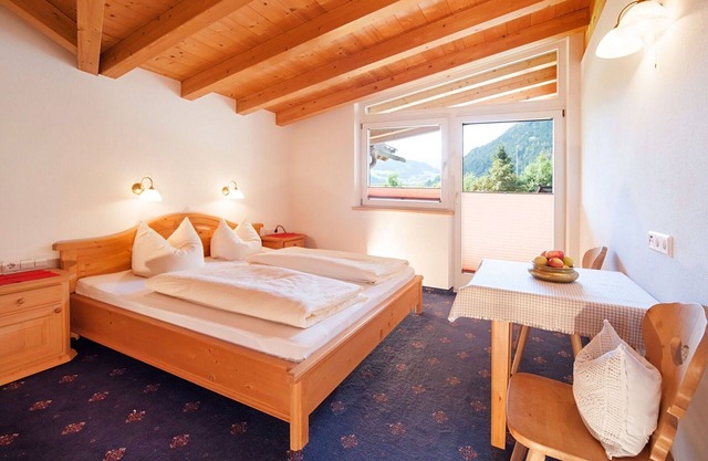 Angenehme Wohnung für 8 Personen mit W-LAN, TV, Balkon und Parkplatz