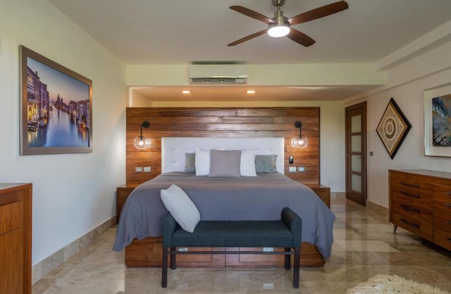 Beautiful apartment by the beach!