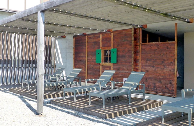 Herrliche Wohnung für 6 Leute mit W-LAN, Pool, TV, Terrasse, Haustiere erlaubt und Parkplatz