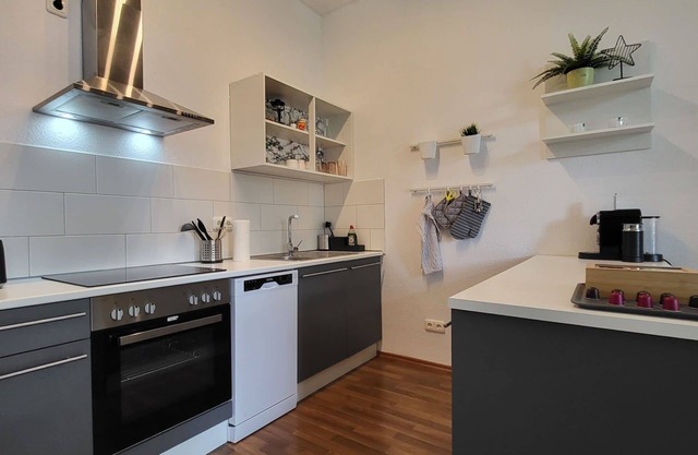 Schöne Wohnung für 2 Leute mit TV, Balkon und Parkplatz
