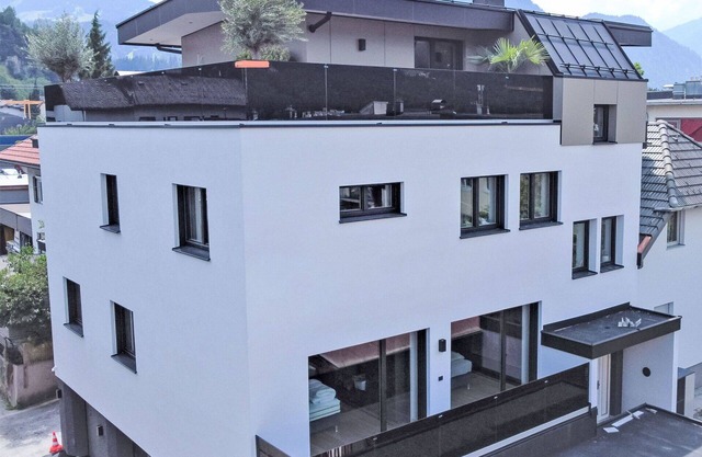 Angenehme Wohnung für 6 Leute mit TV, Terrasse und Parkplatz