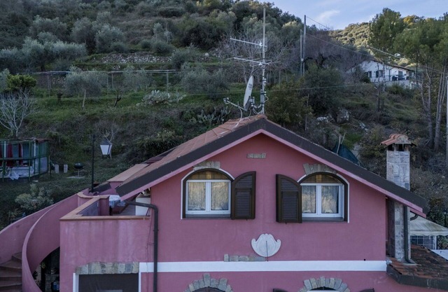 Schöne Wohnung für 4 Personen mit Klimaanlage, W-LAN, TV, Balkon, Panoramablick und Parkplatz