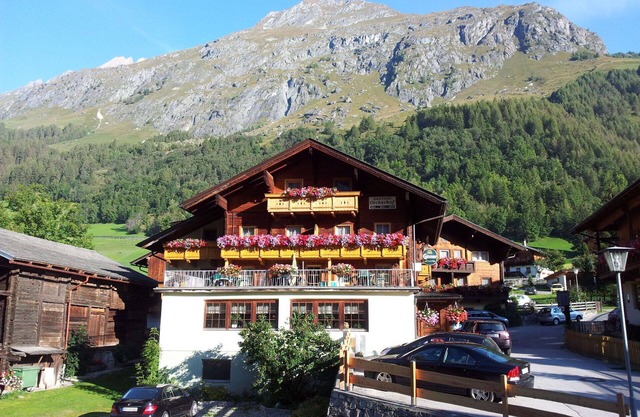 Gemütliche Wohnung für 13 Personen mit W-LAN, TV, Balkon, Haustiere erlaubt und Parkplatz