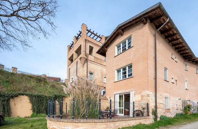 Schöne Wohnung für 4 Leute mit W-LAN, Pool, TV, Terrasse, Haustiere erlaubt und Parkplatz