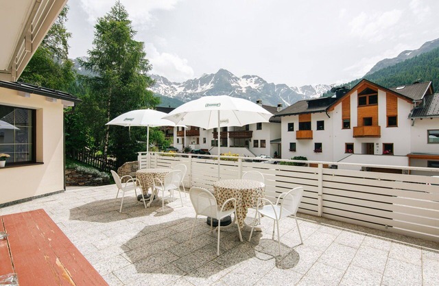 Schöne Wohnung mit W-LAN, TV, Terrasse, Haustiere erlaubt, Panoramablick und Parkplatz