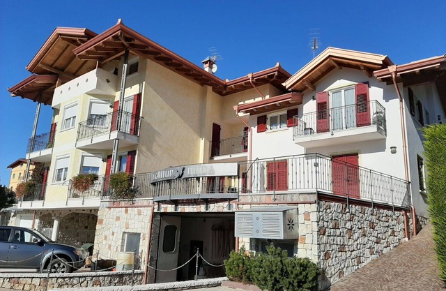 Angenehme Wohnung für 4 Personen mit W-LAN, TV, Terrasse, Haustiere erlaubt und Parkplatz
