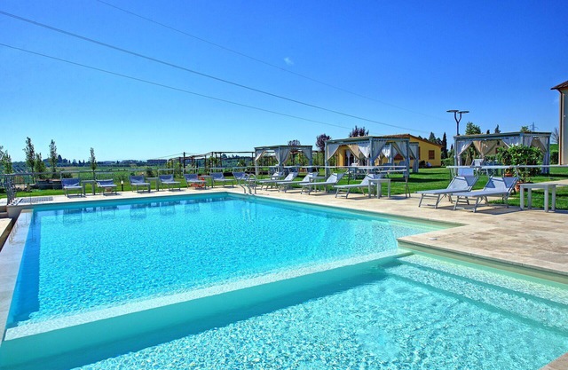 Gemütliche Wohnung für 4 Leute mit Pool, W-LAN, Klimaanlage, TV, Panoramablick und Parkplatz