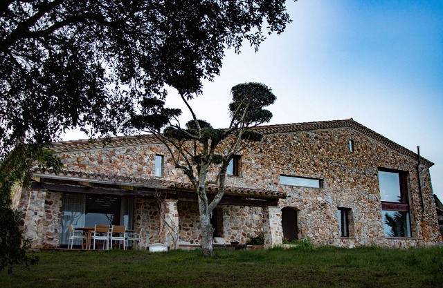 Apartment Barcelona befindet sich in Landhaus mitten im Wald mit Swimmingpool