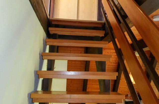 Gemütliche Wohnung in einem Ferienhaus mit Pool, TV, Terrasse, Haustiere erlaubt und Parkplatz