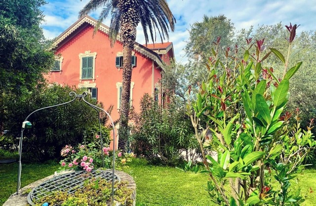 Schöne Wohnung in einer Villa Mitte der Natur und nur wenige Schritte am Meer