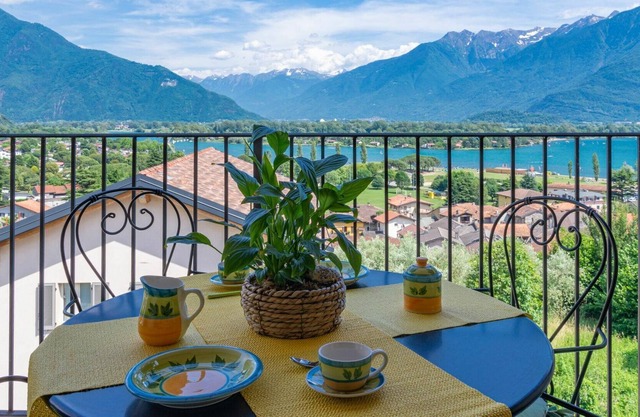 Gemütliche Wohnung für 4 Leute mit Pool, TV, Balkon und Parkplatz