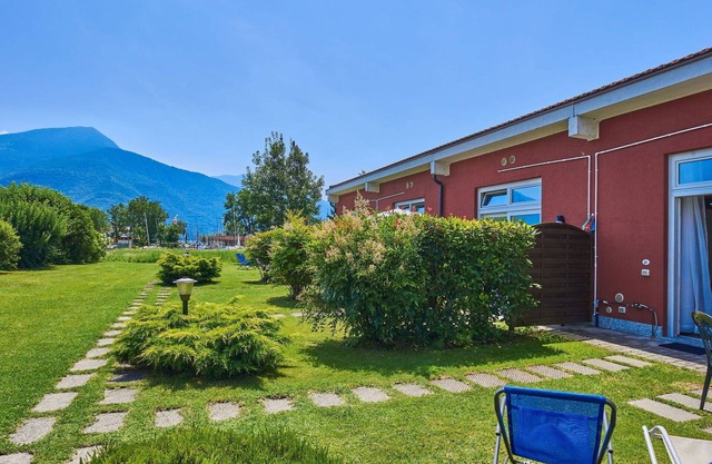 Wohnung in einem Ferienhaus mit Klimaanlage, W-LAN, TV, Innenhof, Haustiere erlaubt, Parkplatz