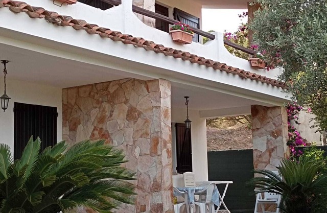 BEAUTIFUL APARTMENT(s) IN VILLA WITH SEA VIEW