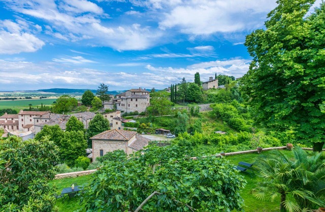 Herrliche Wohnung mit W-LAN, TV, Innenhof, Haustiere erlaubt, Panoramablick und Parkplatz