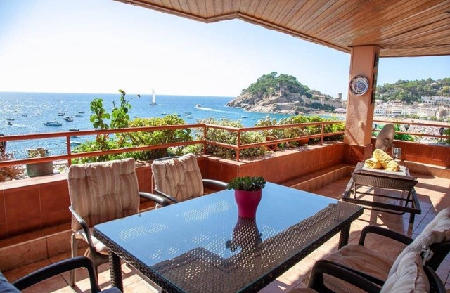 Wunderschönes Apartment direkt am Meer mit Blick auf die Burg von Tossa de Mar.