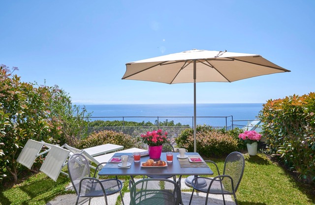 Schöne Wohnung mit Garten mit Blick aufs Meer im Resort & Spa