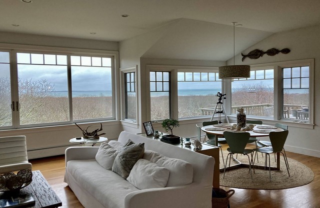 Beautiful Aquinnah Retreat with Private Beach