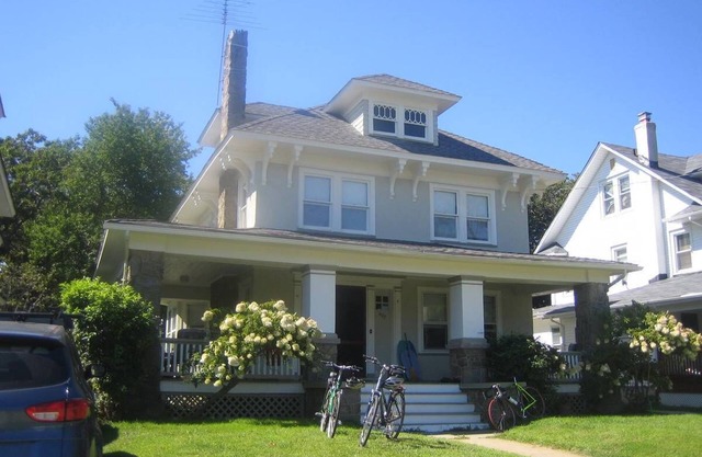 Beautiful architect's house 3 bdrm, 1.5 bath with wraparound porch, piano, swing