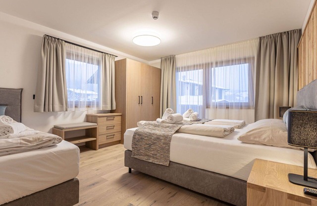 Bonito apartamento para 5 personas con jacuzzi, WIFI, TV, balcón, mascotas permitida y aparcamiento