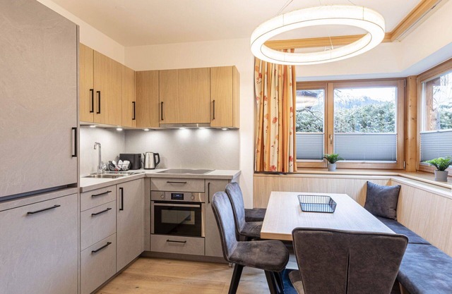 Bonito apartamento para 5 personas con WIFI, jacuzzi, TV, balcón y aparcamiento