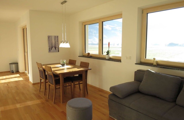Herrliche Wohnung für 4 Leute mit W-LAN, TV, Balkon und Parkplatz