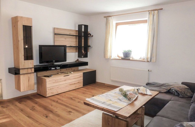 Gemütliche Wohnung für 8 Gäste mit W-LAN, TV, Innenhof, Haustiere erlaubt und Parkplatz
