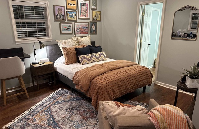 Beautiful Backhouse Studio With Kitchen