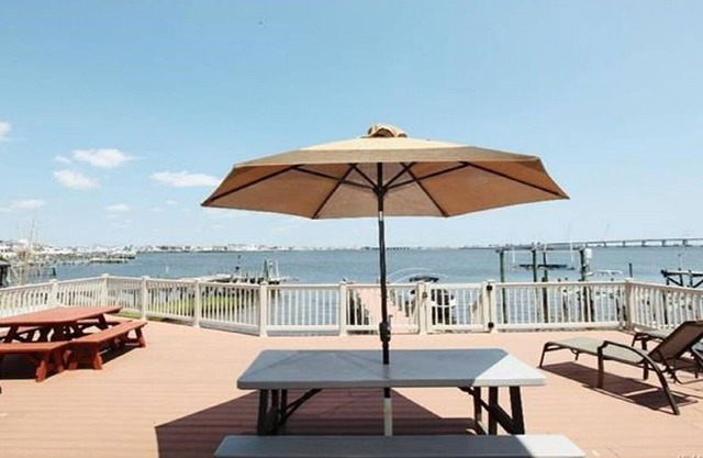 Schöne Bay Front Home in der Nähe von LBI Jersey Shore mit eigenem Dock