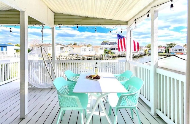 Mad Men Beach House * 6 Minuten zu Fuß zum Strand * Hundefreundlich * Disney + * Private Dock