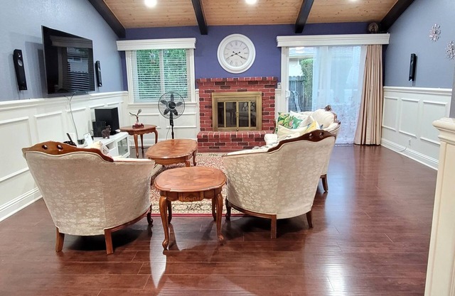 Beautiful Bayarea Bungalow centrally located!!!