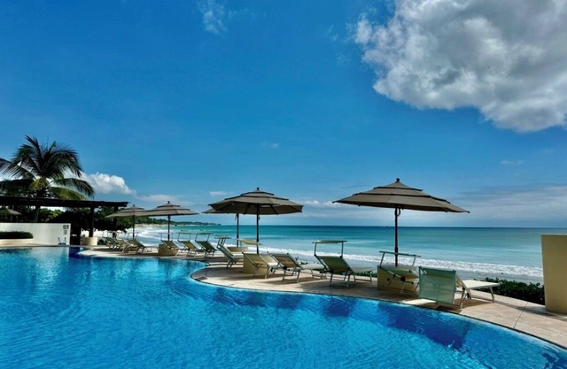 Beautiful beachfront Penthouse, amazing views!