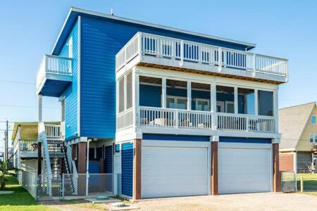 Beautiful Beach & Bay 3 Decks Screened Porch