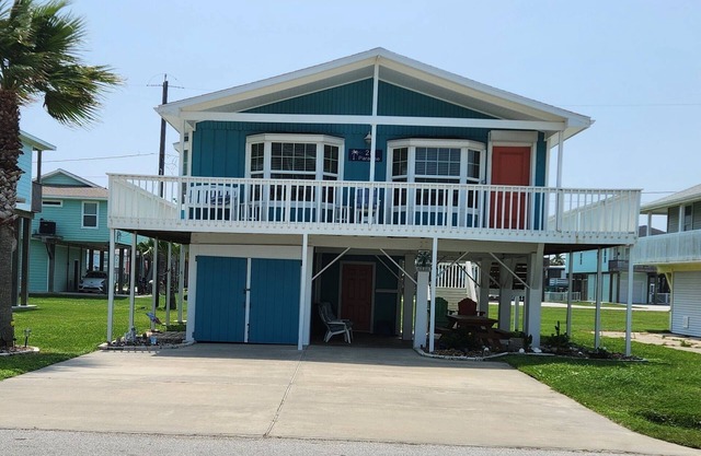 Schöner Strandbungalow mit Blick auf den Strand
