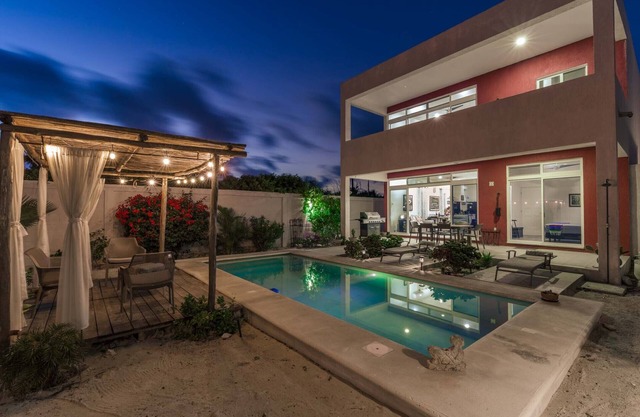 Beautiful Beach house 3B, 2 Bath w/Pool - steps for the beach!