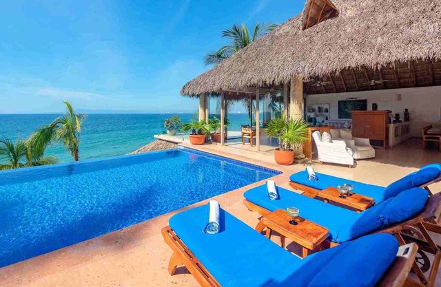 Beautiful BeachFront luxury villa Puerto Vallarta - Mexico