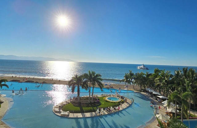 Beautiful Beach Front Condo