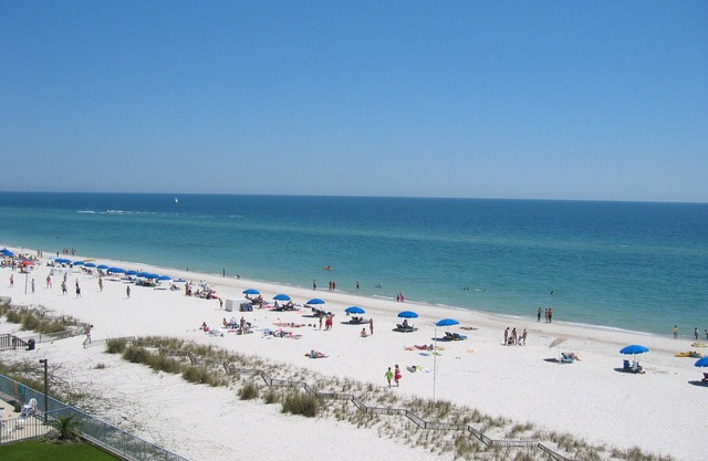 Schöne ETW am Strand Great Value FREE WIFI Pools ~ Kamin