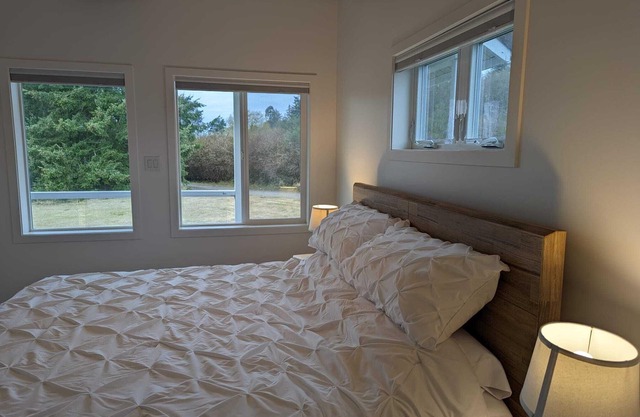 Beautiful beachfront Villa on 80 acres of farmland!