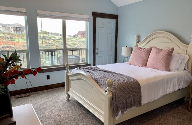 NEUE AUFLISTUNG!!! Wunderschöne brandneue Bear Lake Lodge - Schlafmöglichkeiten für 14