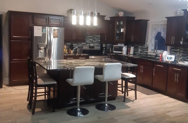 Beautiful Beautiful Home Just Outside Side City ~ 2 Min to Brunello Golf Course